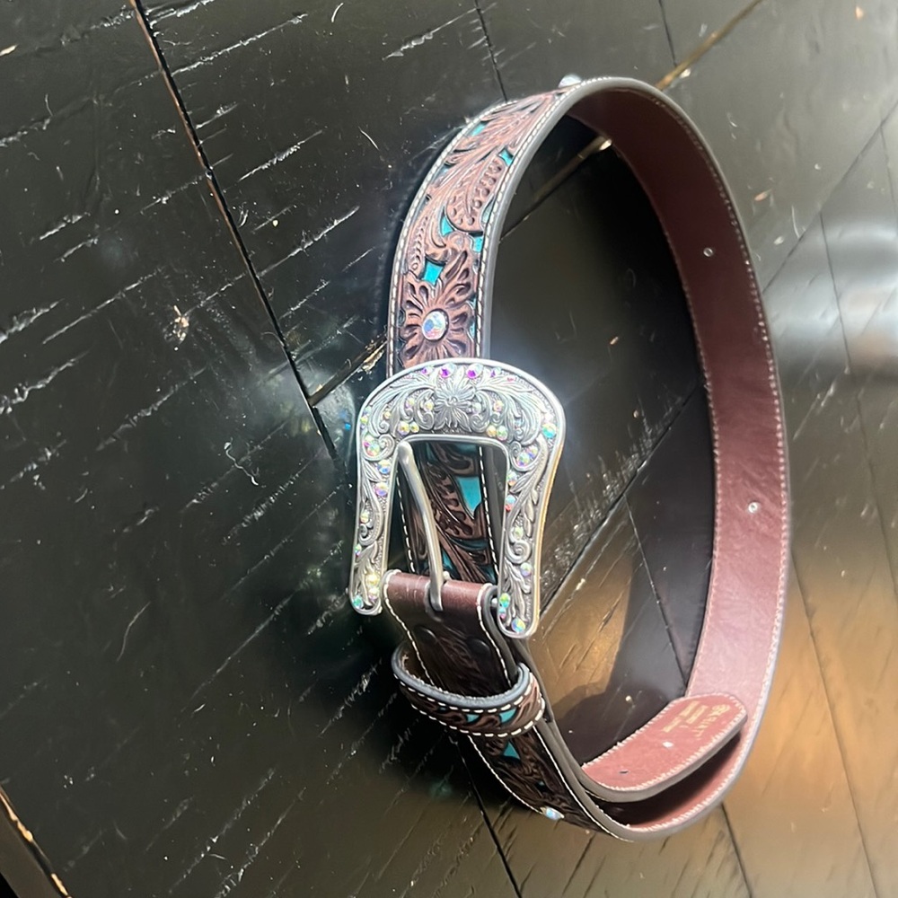 Ariat belt large